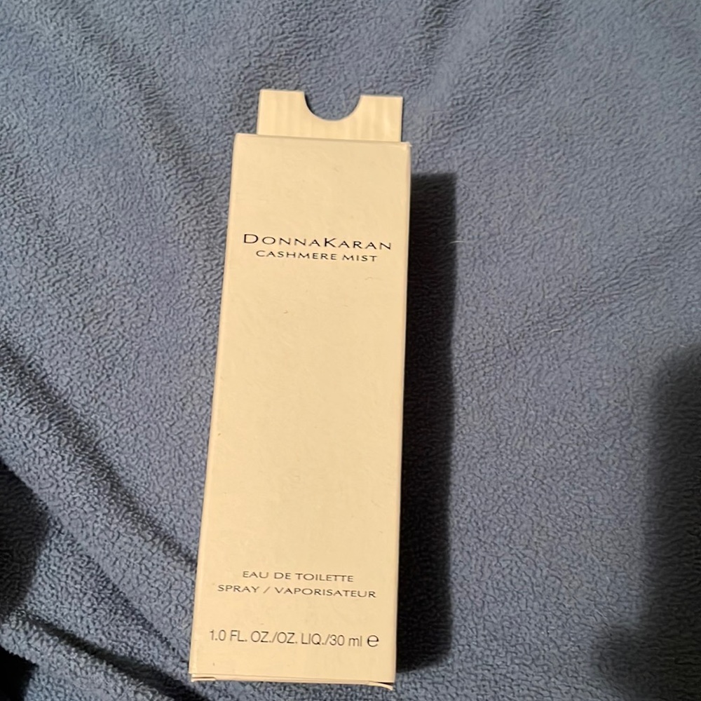 New in box DonnaKaran Cashmere Mist spray.